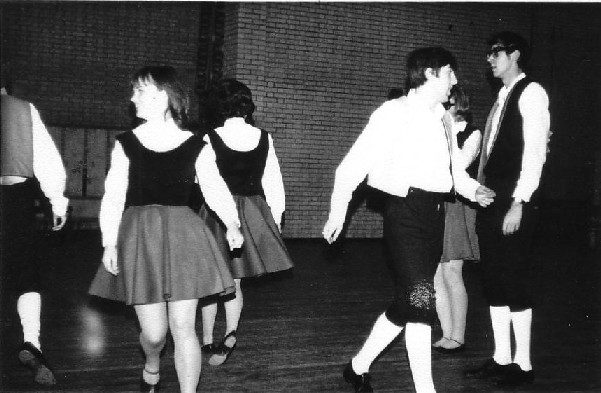 IVFDF70Englishdancers.JPG